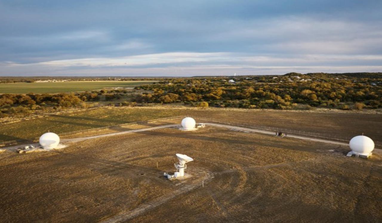 Apple-backed Globalstar signs $64 mn launch pact with SpaceX