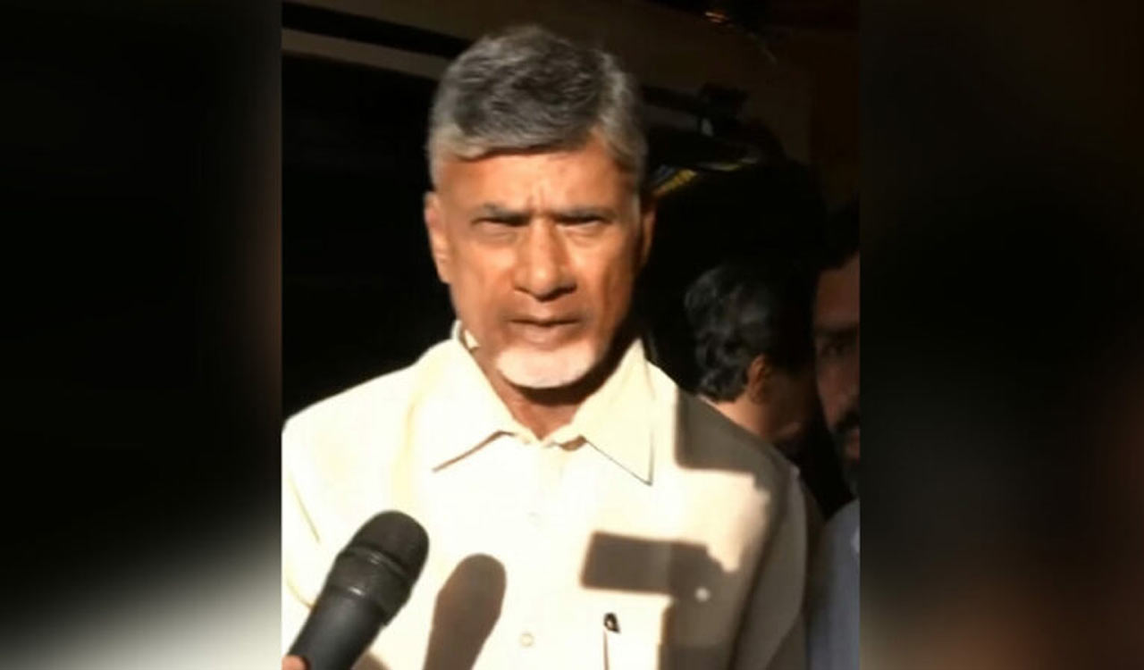 Chandrababu Naidu’s wife prays at Vijayawada temple