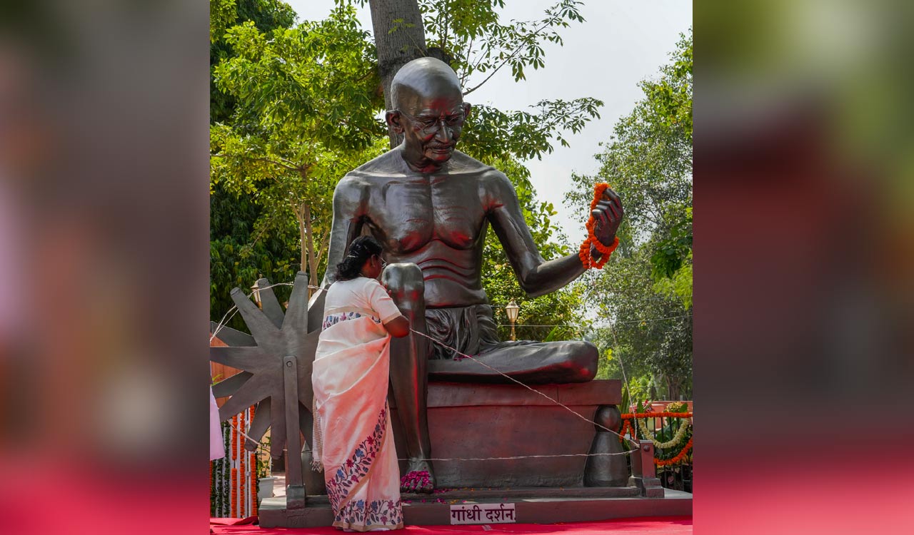 President Murmu unveils 12-foot statue of Mahatma Gandhi at Rajghat