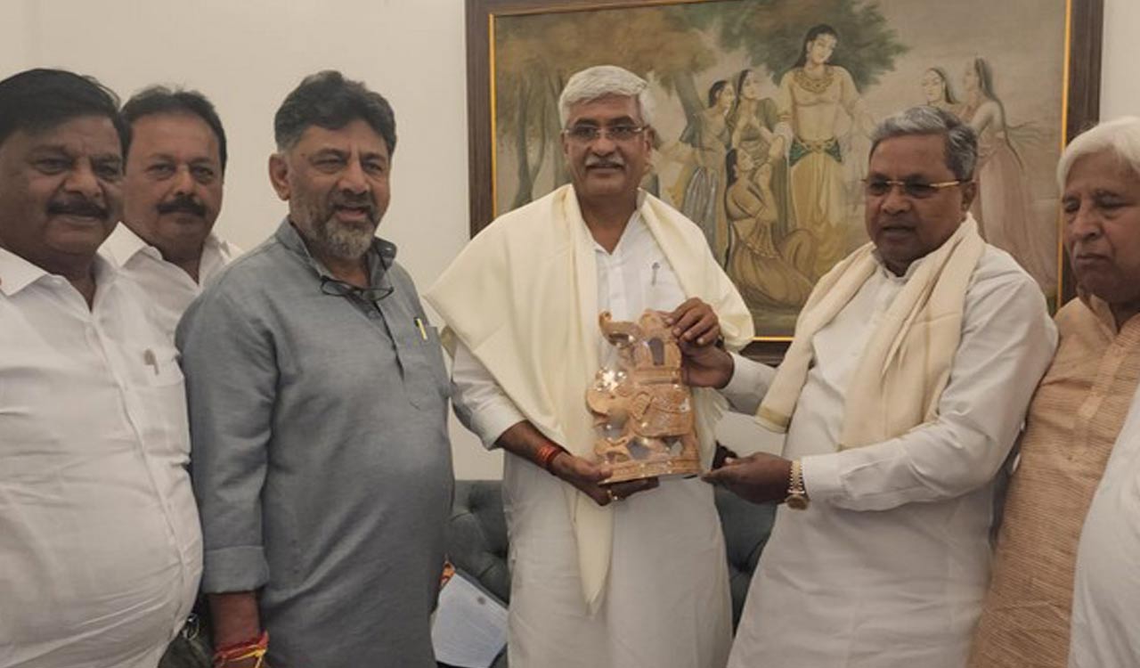 Cauvery row: Siddaramaiah-led delegation meets Jal Shakti Minister in New Delhi