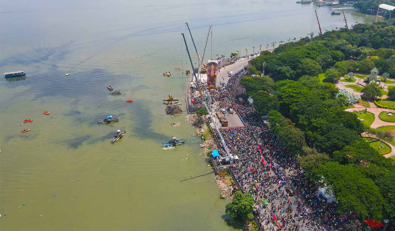 Hyderabad: GHMC Mayor commends city’s cooperation in Ganesh immersion