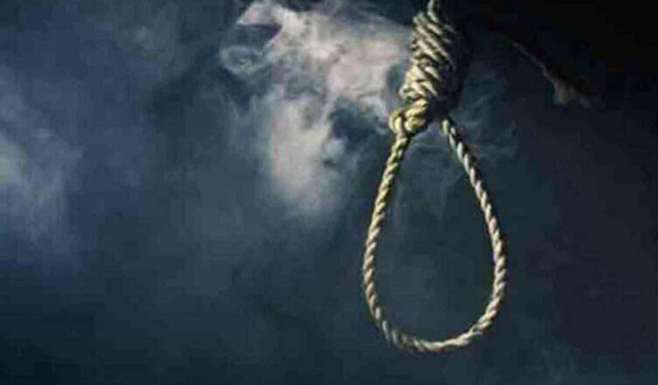 Contract worker found hanging in Mancherial