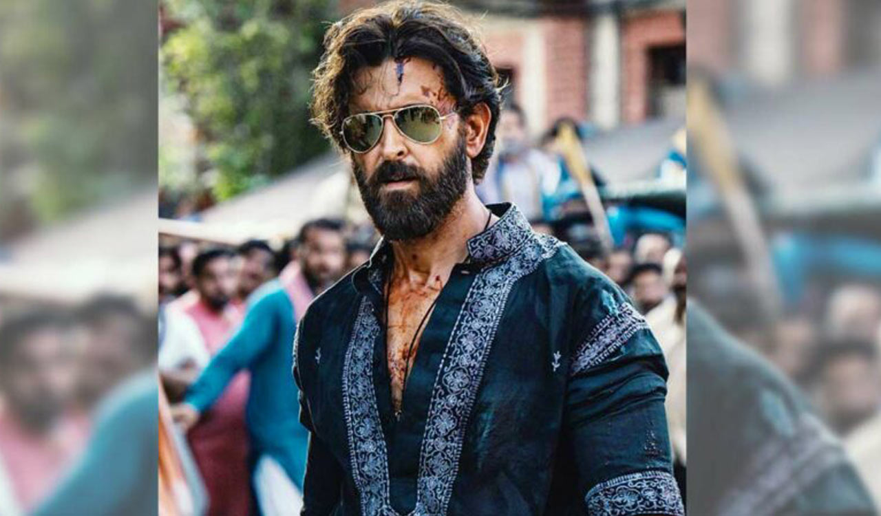 Hrithik Roshan wishes Rakesh Roshan on his birthday