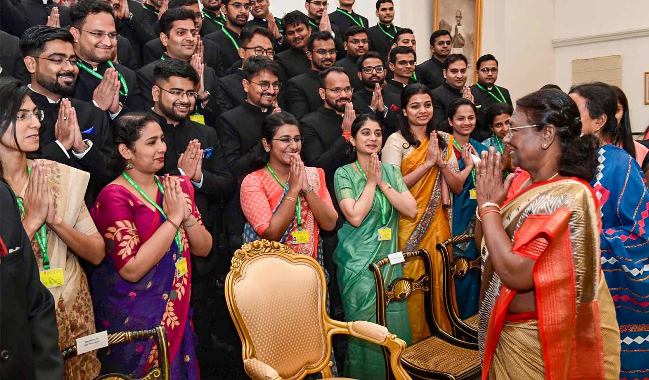 Compassionate civil servant whose heart beats for poor people is true civil servant: President Murmu