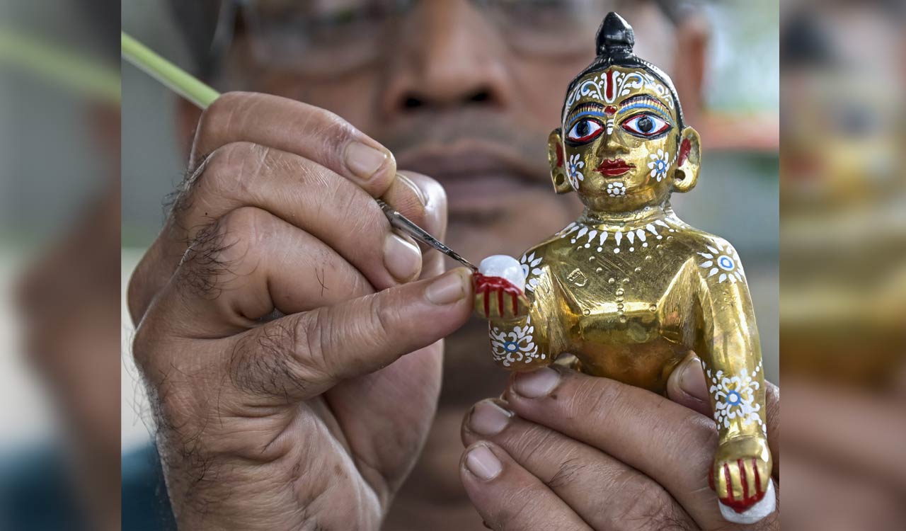 Karnataka celebrates Sri Krishna Janmashtami with fervour