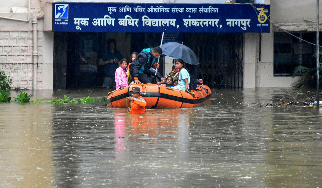 1 dead, 400 rescued as heavy rains flood several parts of Nagpur ...