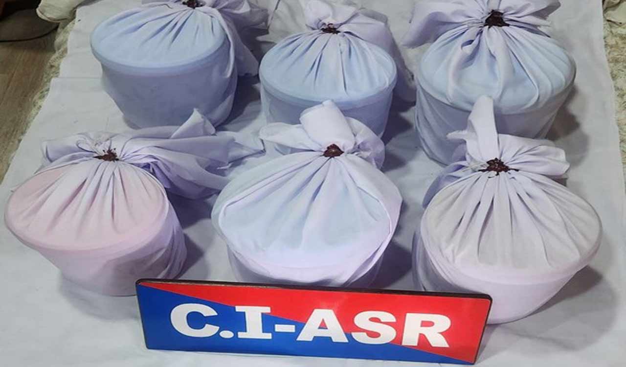 Amritsar Police seizes 15 kg heroin, arrests 7 traffickers in cross-border drug smuggling case