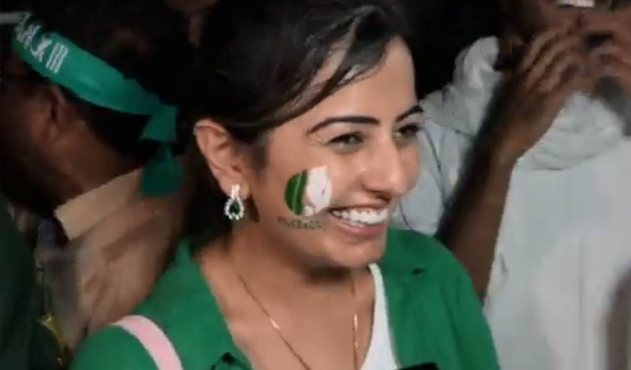 Pakistani cricket fan adores Virat Kohli in viral video