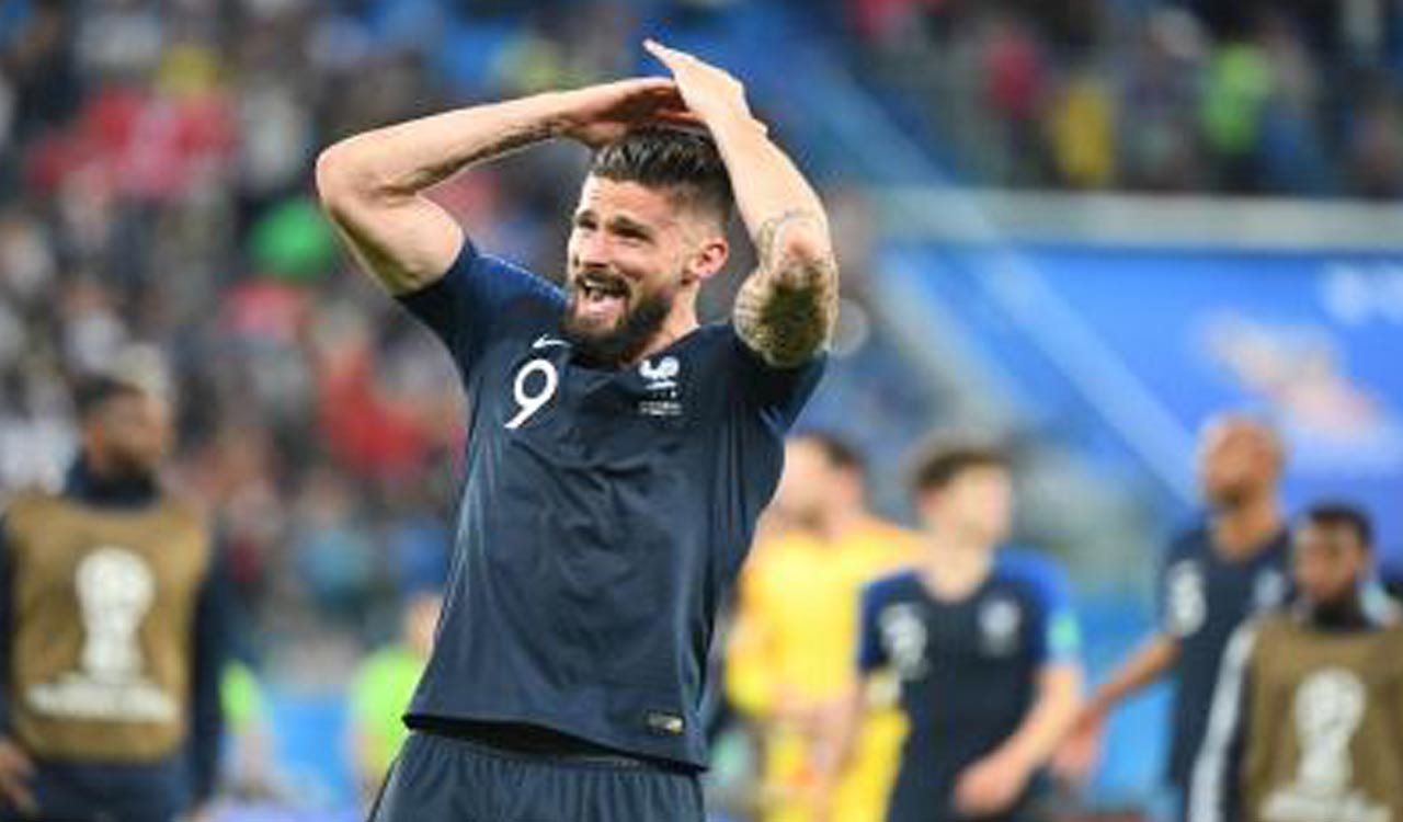 Giroud, Leao send AC Milan past Roma in Serie A