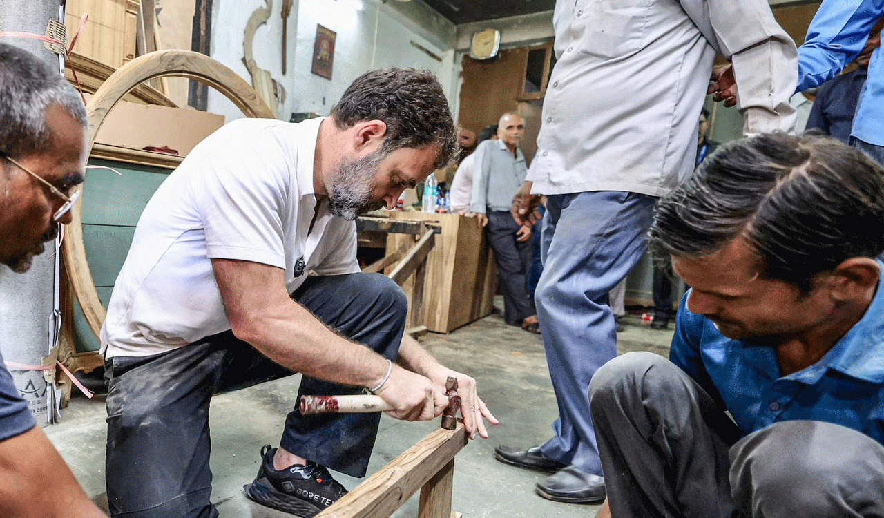 Rahul Gandhi meets carpenters at Delhi’s Kirti Nagar furniture market