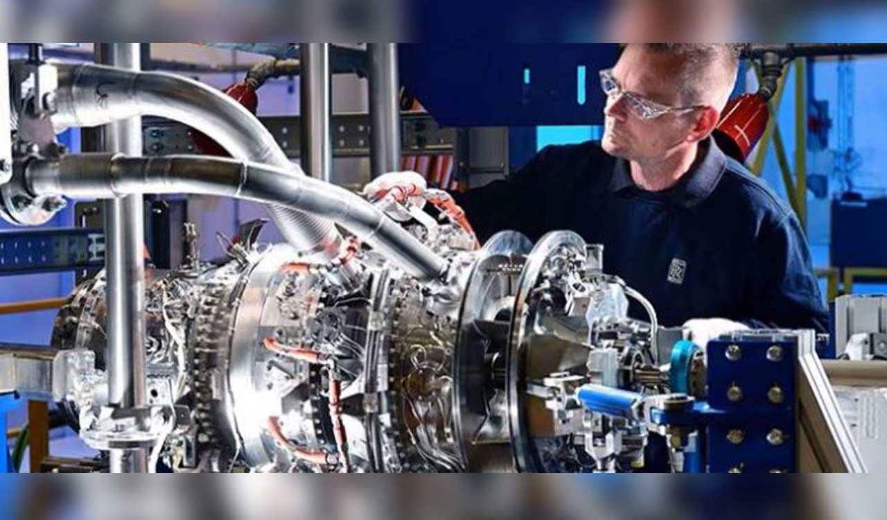 New Rolls-Royce engine for hybrid-electric flight completes successful first fuel burn