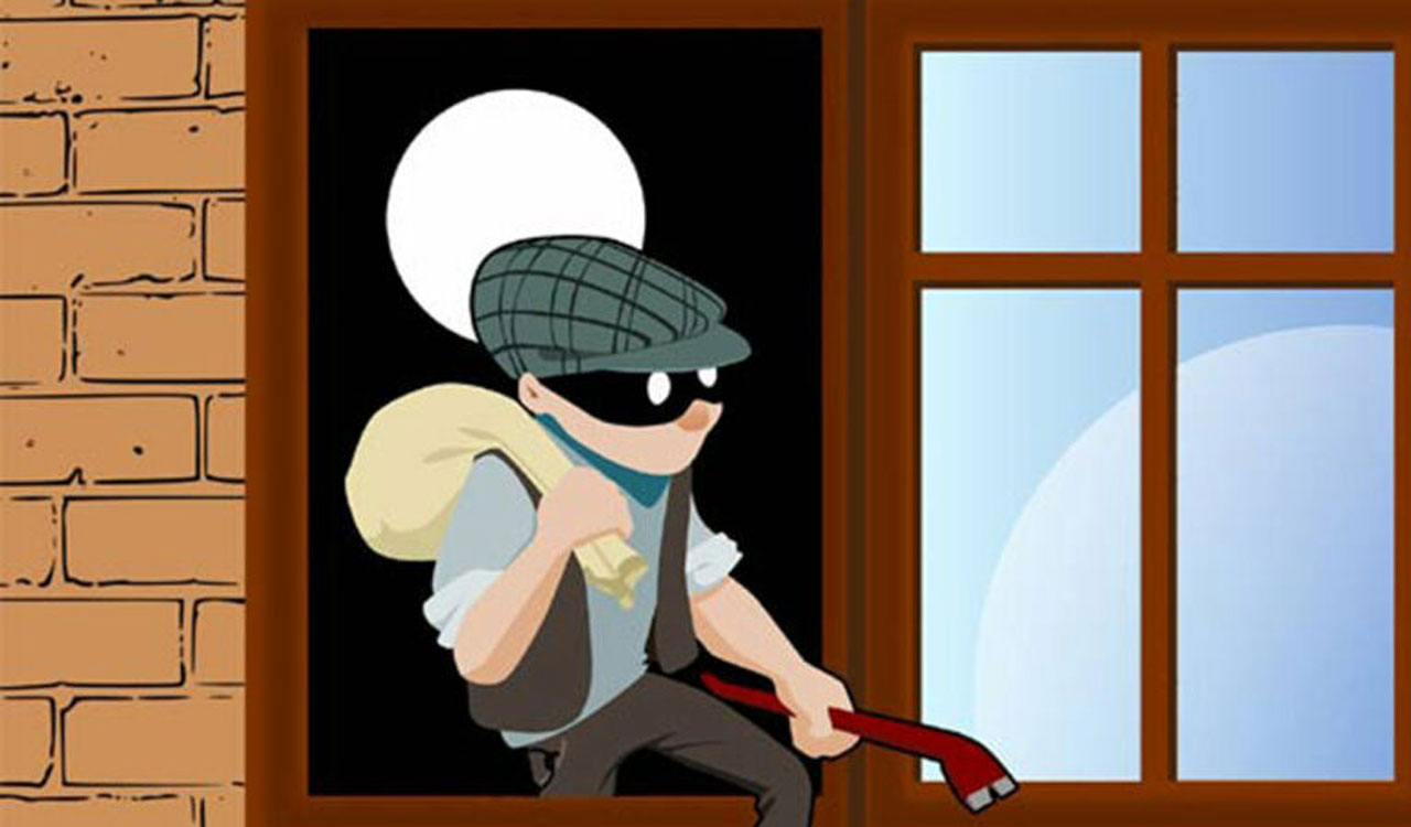 Idol, two crowns worth lakhs stolen from century-old temple in Jharkhand