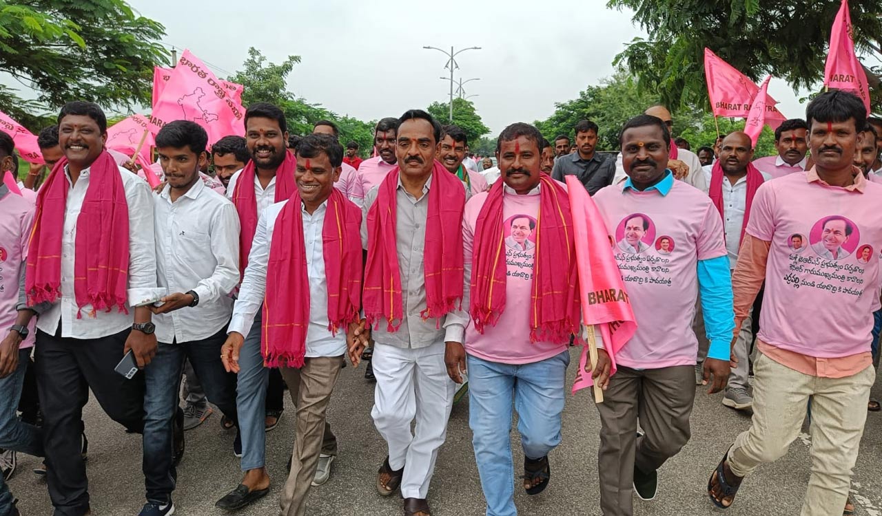 Telangana: Erravelli villagers walk to Yadadri, pray for KCR’s hat-trick victory