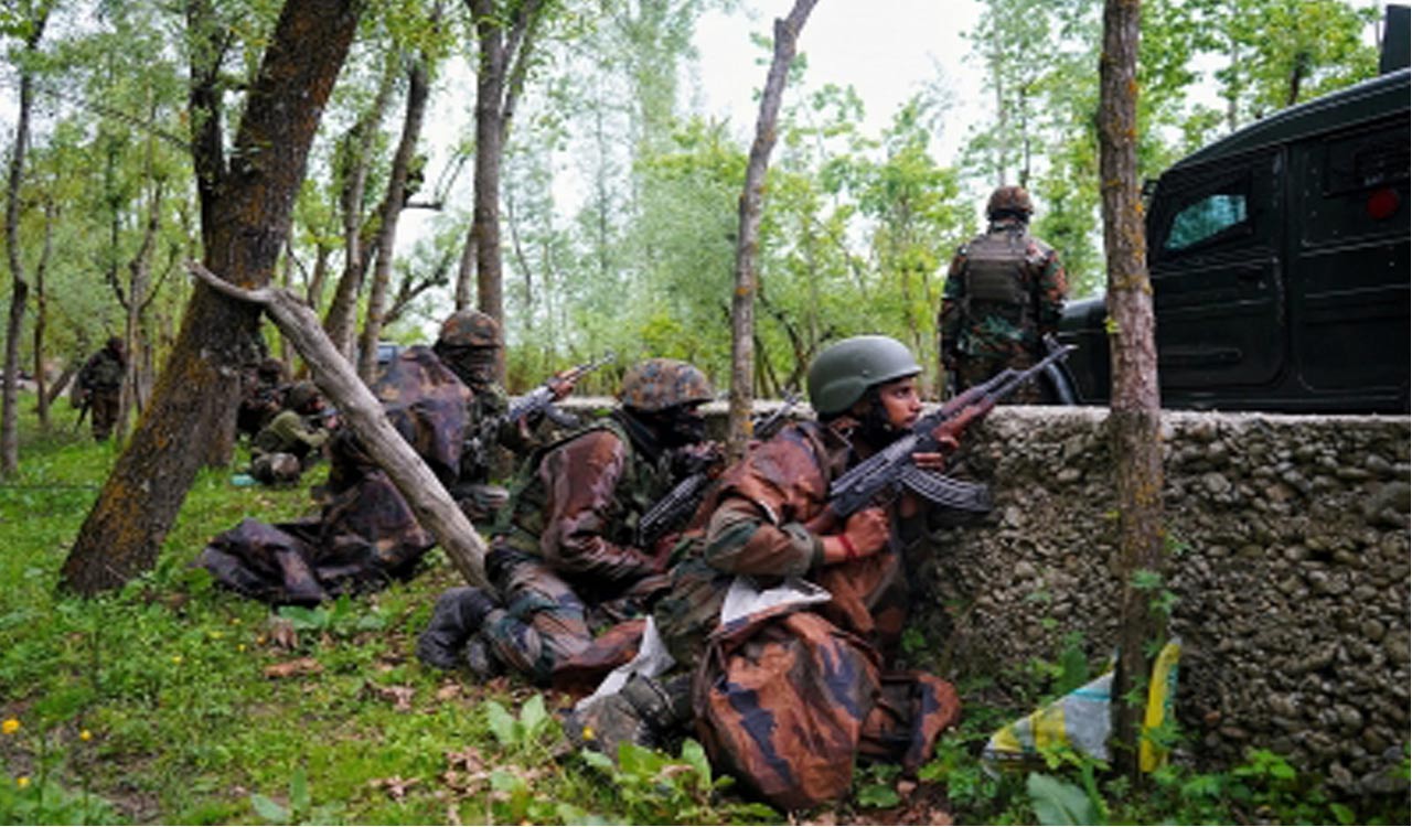 Pakistani troops open fire at Indian posts in Jammu-Telangana Today