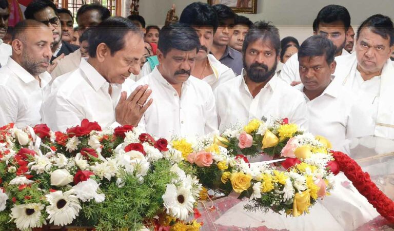 CM KCR