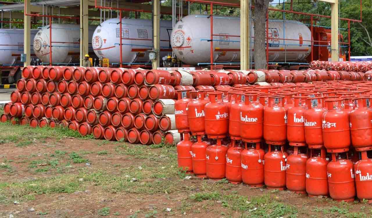 Consumers face setback as commercial LPG cylinder price soars by Rs 209