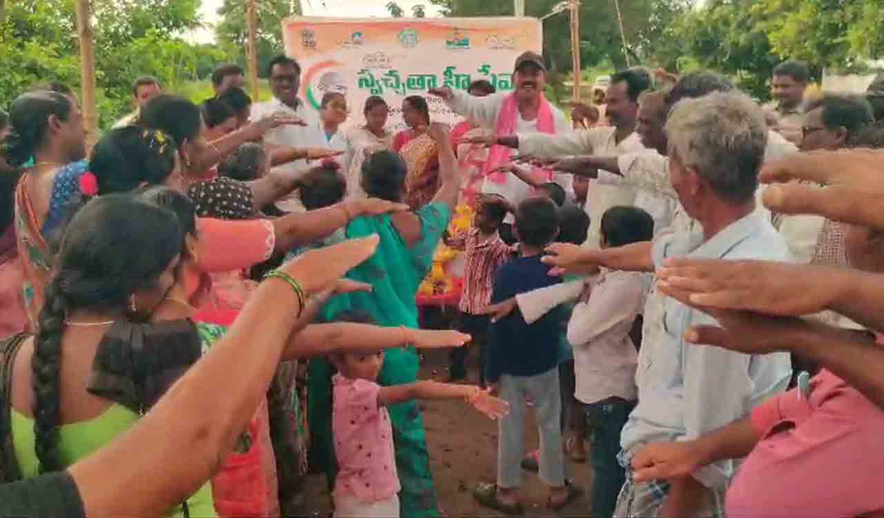 Dalit Bandhu on saturation mode to help 35,000 beneficiaries in Sathupalli, Bonakal