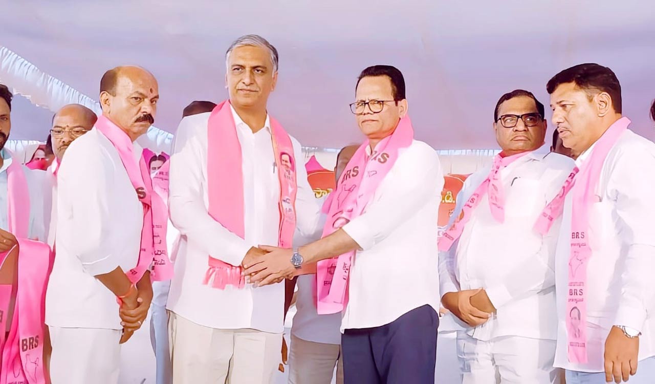 Rajgopal Reddy proof of Congress-BJP pact, says Harish Rao