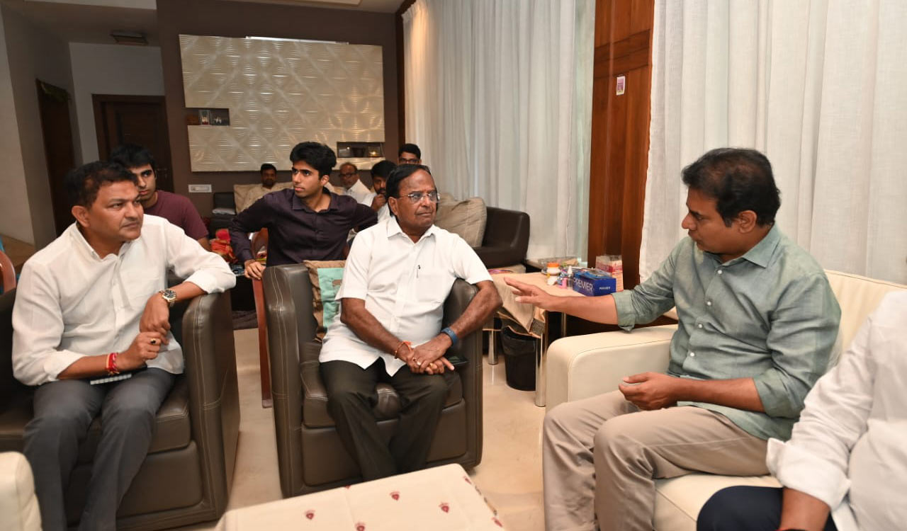 KTR meets Ponnala, invites him to join BRS-Telangana Today