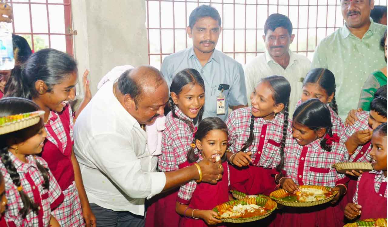 CM breakfast programme launches in old Karimnagar-Telangana Today