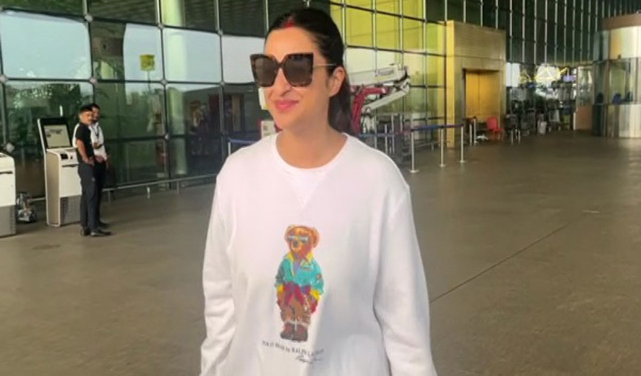 Parineeti Chopra flaunts sindoor as she gets papped at Mumbai airport