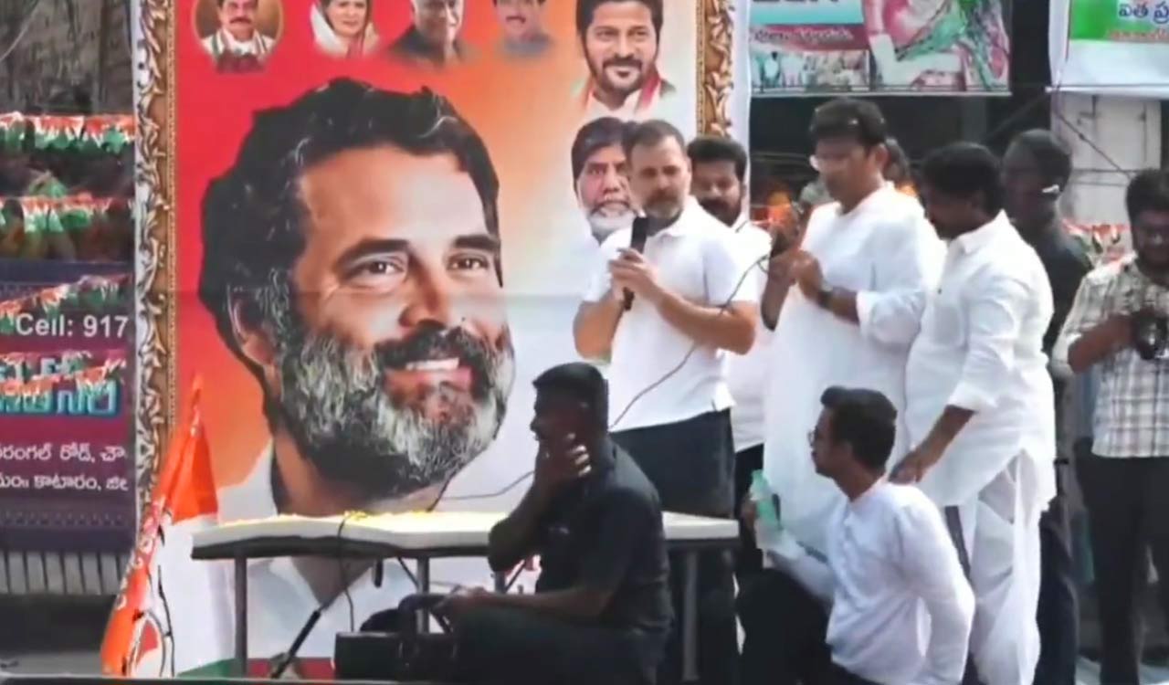 Rahul Gandhi joins ‘Vijayabheri Yatra’ in Telangana