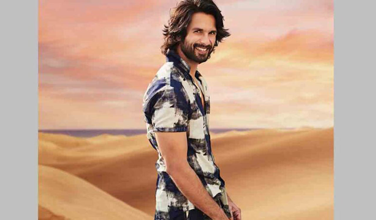 Shahid Kapoor playfully tags wife Mira, brother Ishaan as ‘fans’