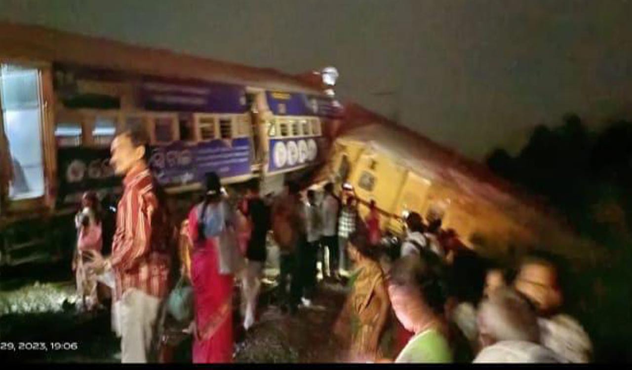 AP train Accident: Toll rises to 13 while 50 injured