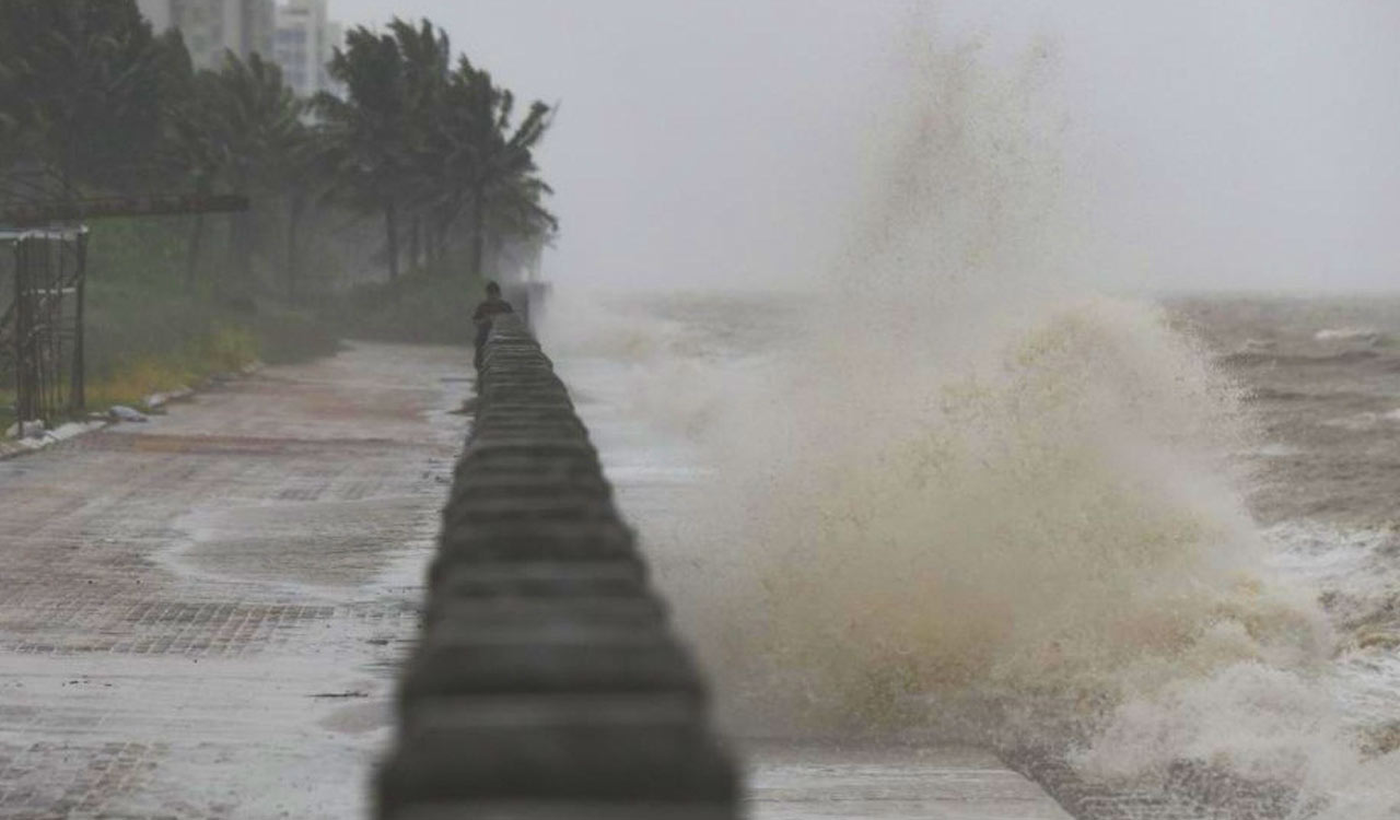 Japan issues tsunami advisory after 6 9 magnitude quake