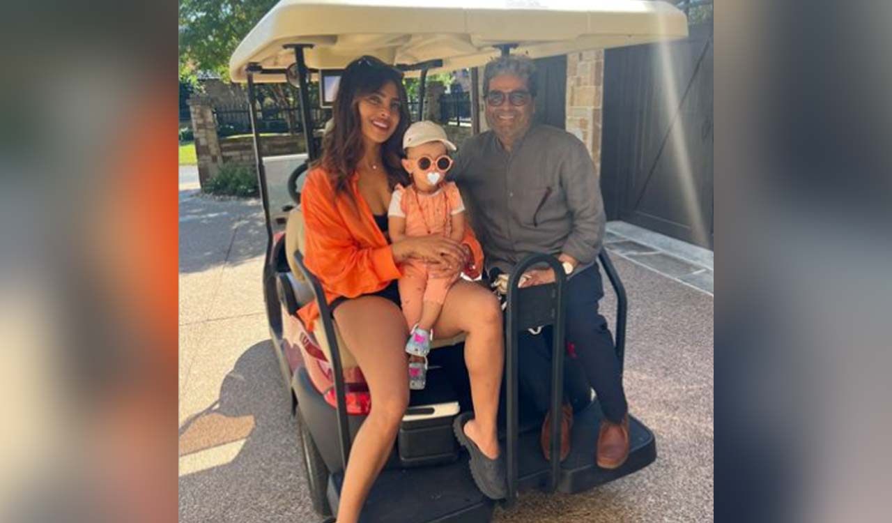 Priyanka Chopra gives glimpse of ‘surprise visit’ by Vishal Bhardwaj