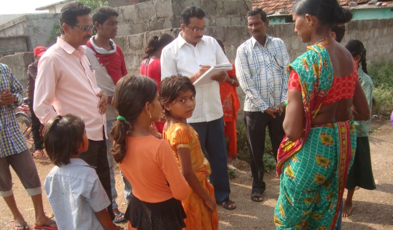 This Govt school teacher from Telangana maintains records of his students from 1984
