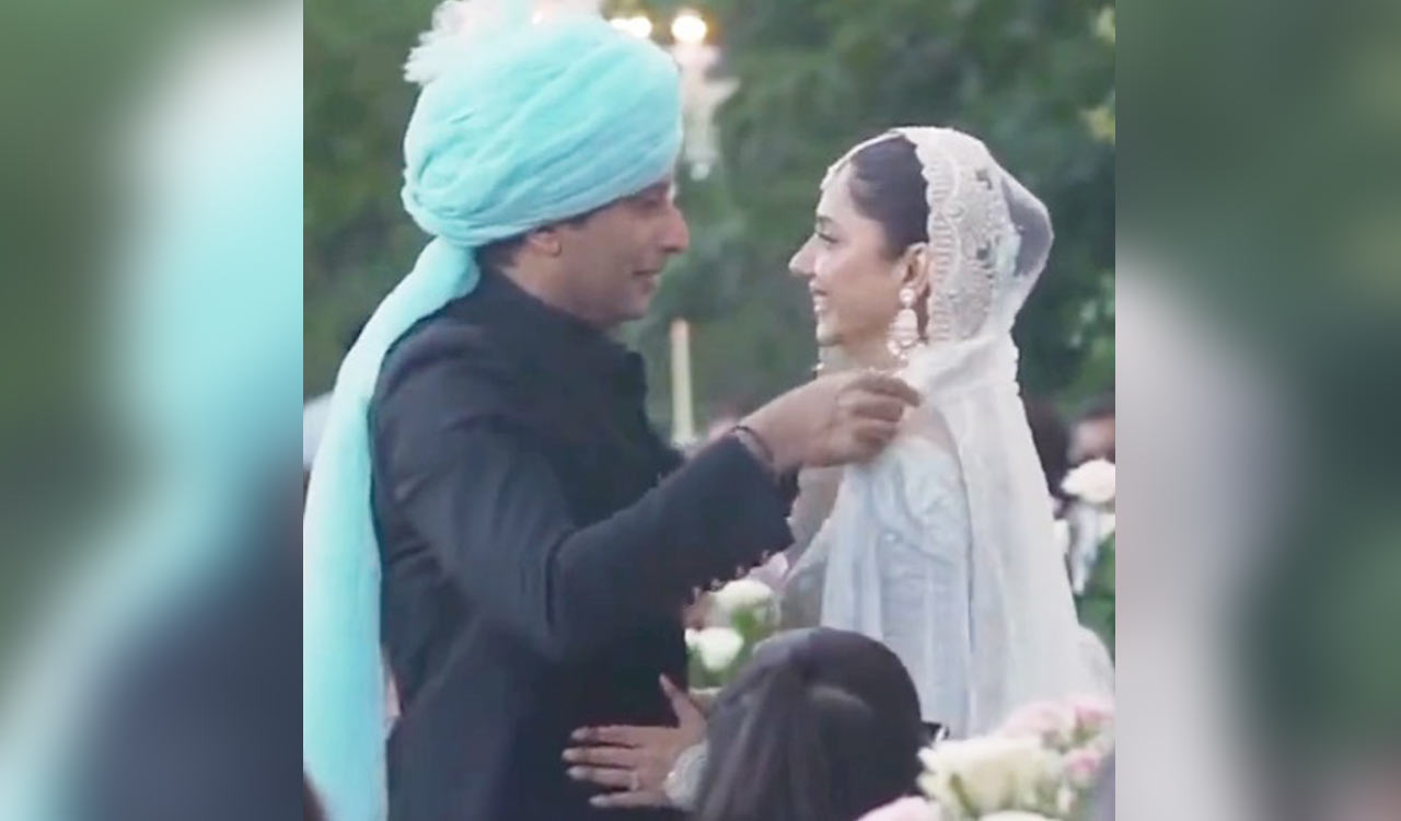 Pakistani actress Mahira Khan marries beau Salim Karim in dreamy wedding