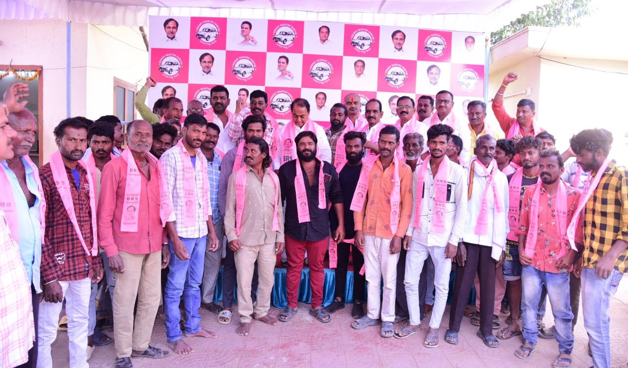 500 BJP, Congress workers join BRS in Nirmal
