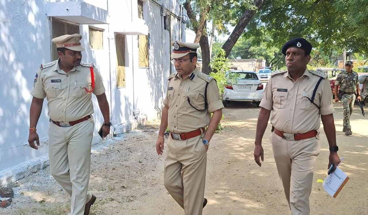 Warangal CP inspects Hasanparthi PS