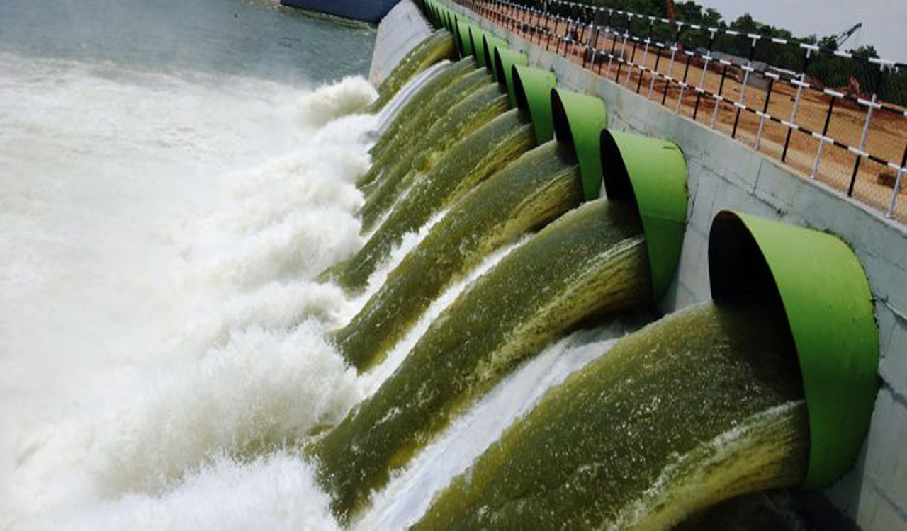 Officials debunk misinformation surrounding Annaram barrage seepage