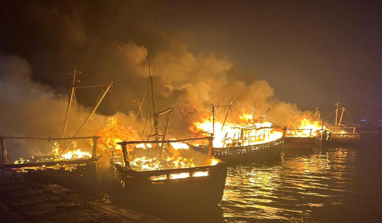 Andhra Pradesh: Nearly 40 boats gutted in fire at Visakhapatnam fishing harbour