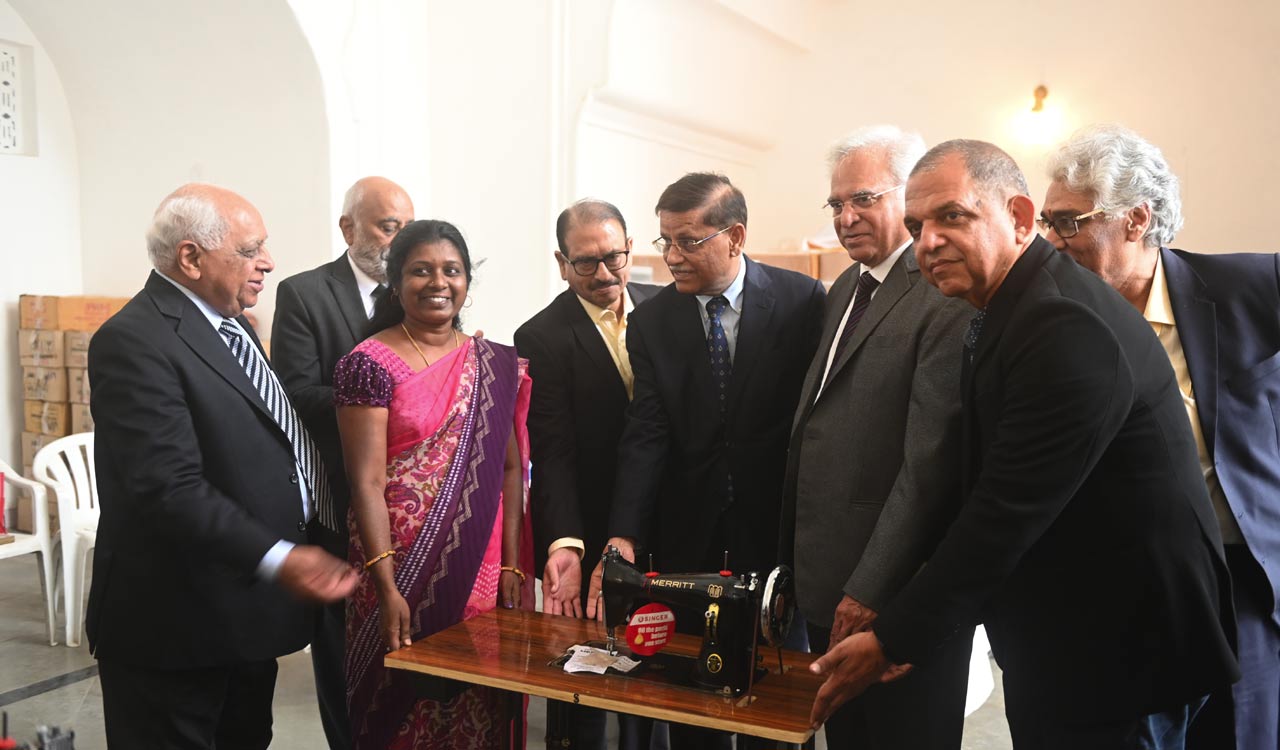 Freemasons lends aid to petty traders in Hyderabad