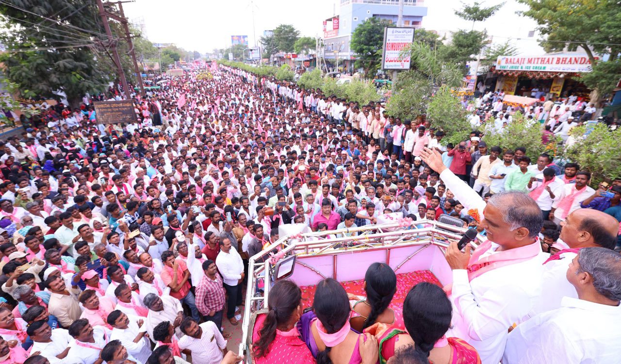 Farmers of Telangana will suffer like K’taka farmers if they vote for Congress: Harish