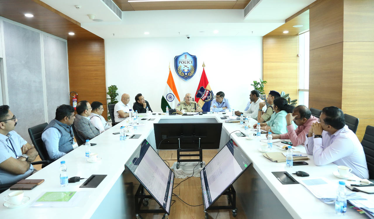 Hyderabad: EC observers briefed on measures taken for fair polling