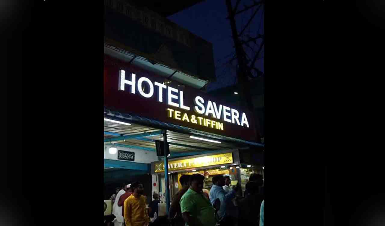 MLC K Kavitha takes tea break at Nizamabad’s Hotel Savera amid election campaign