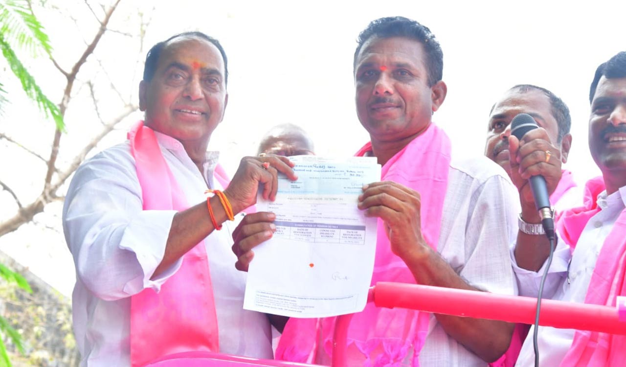 Nirmal: Former soldier donates pension to Indrakaran Reddy