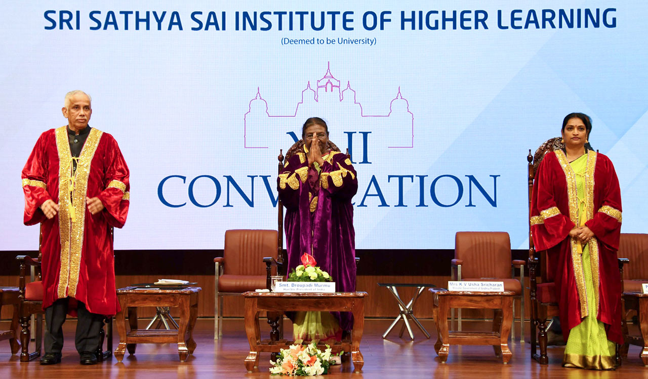AP: President Murmu addresses 42nd convocation of Sri Sathya Sai Institute