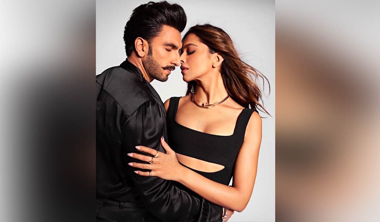 Watch: Ranveer Singh DJs at SRK’s birthday, dedicates song to Deepika