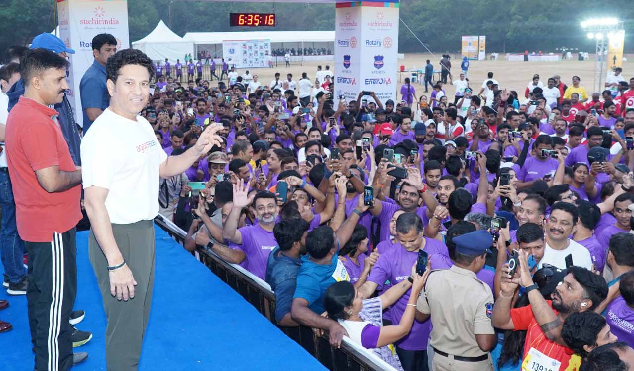 Hyderabad Half Marathon: Ramesh Chandra, Prajakta Godbole win big