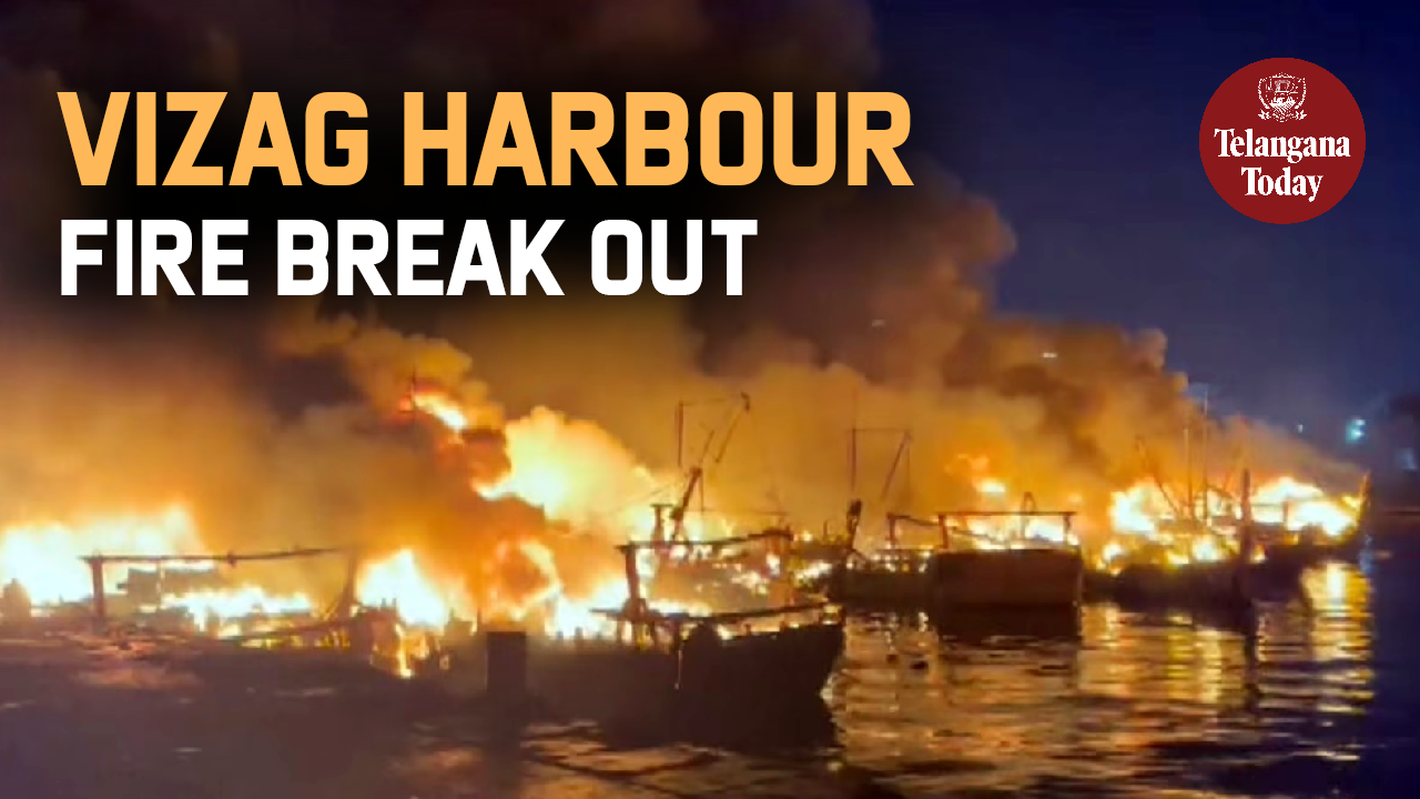 Massive Fire Accident At Vizag Fishing Harbour | Andhra Pradesh News | Telangana Today