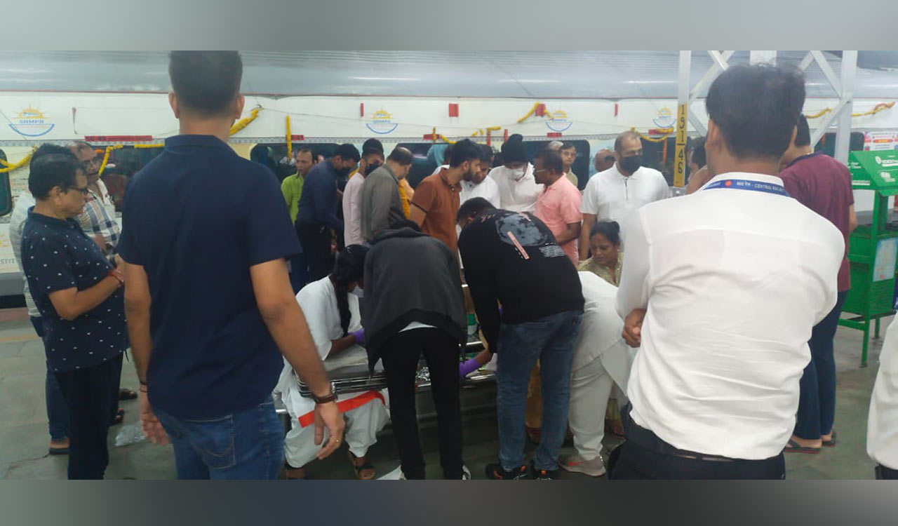 40 passengers fall ill due to food poisoning on Bharat Gaurav train