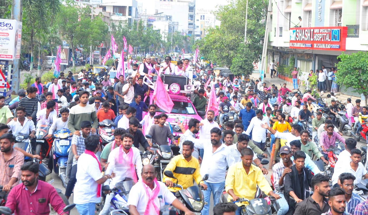 BRS candidates’s electioneering in erstwhile Khammam gets good response