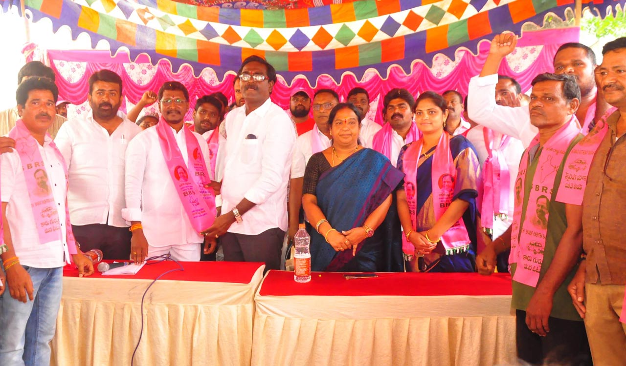 Telangana: BJP leader joins BRS in Khammam