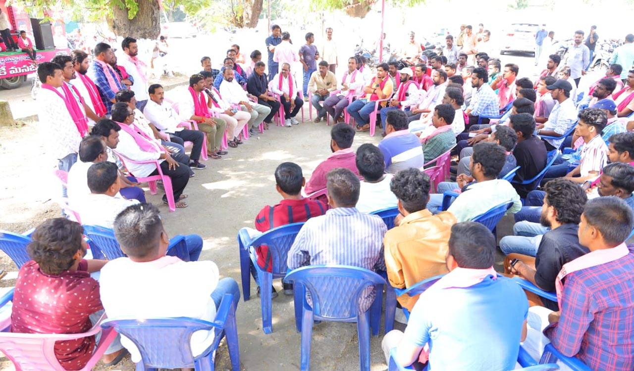 Construction workers pledge support to Suman in Mancherial