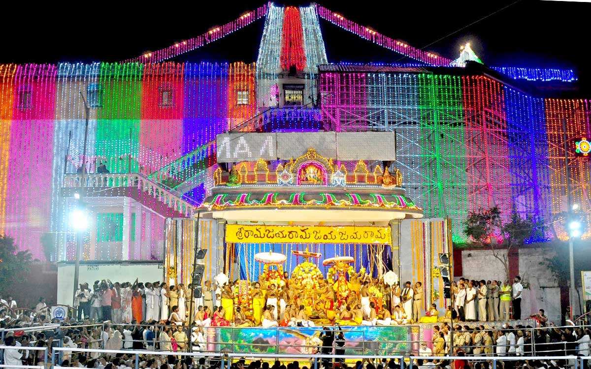 Religious fervour marks Uttara Dwara Darshanam at Bhadradri